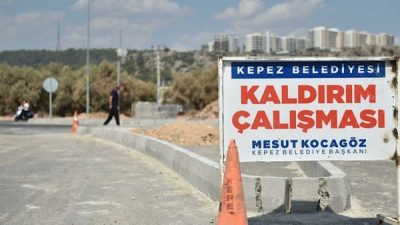 Kepez Belediyesi Fen İşleri M&uuml;d&uuml;rl&uuml;ğ&uuml; ekipleri, il&ccedil;ede y&uuml;r&uuml;y&uuml;ş g&uuml;venliği ve