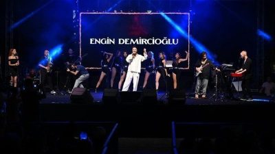 Kepez&rsquo;in 2. Uluslararası K&uuml;lt&uuml;r Festivali, uluslararası g&ouml;steri ekiplerinin sahne performansları,