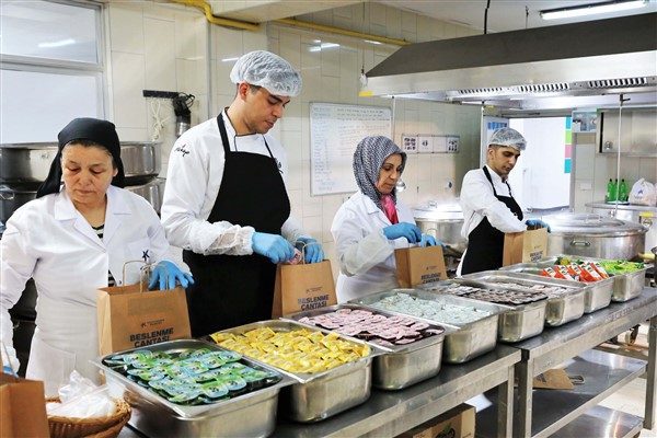 Proje kapsamında sosyal yardım alması uygun g&ouml;r&uuml;len ailelerin ilk&ouml;ğretim &ccedil;ağındaki