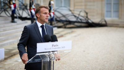 Fransa Cumhurbaşkanı Macron,&nbsp;Roş Aşana Bayramı sırasında Eilat'ta bir İsrail alışveriş