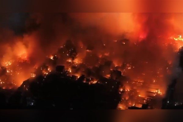 Yangının boyutunu g&ouml;steren g&ouml;r&uuml;nt&uuml;ler Manila Halkla İlişkiler Ofisi tarafından paylaşıldı