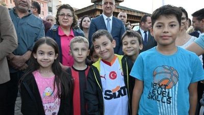 Manisa B&uuml;y&uuml;kşehir Belediyesi, sosyal belediyecilik anlayışıyla eğitimden k&uuml;lt&uuml;re, spordan gen&ccedil;lere