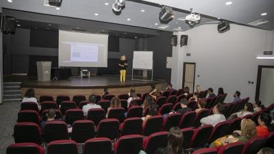 D&uuml;nya genelinde artan k&uuml;reselleşme ve gelişen teknoloji ile birlikte, kamu