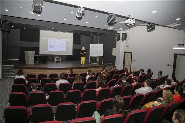 D&uuml;nya genelinde artan k&uuml;reselleşme ve gelişen teknoloji ile birlikte, kamu