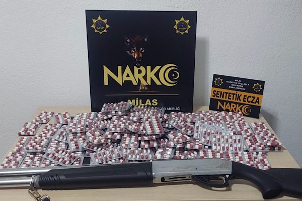 Muğla Narkotik Su&ccedil;larla M&uuml;cadele Şube M&uuml;d&uuml;rl&uuml;ğ&uuml; ekipleri, Milas il&ccedil;esine uyuşturucu