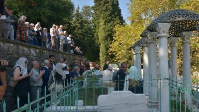 T&ouml;rene, Bursa B&uuml;y&uuml;kşehir Belediye Başkanı Mustafa Bozbey&rsquo;i temsilen Kent Tarihi