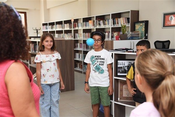 Osmangazi Belediyesi, &ccedil;ocukların edebiyatı, okumayı ve yazmayı sevmeleri i&ccedil;in &ldquo;K&uuml;&ccedil;&uuml;k