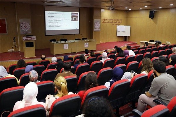 Toplantıya İl Sağlık M&uuml;d&uuml;r&uuml; Dr. &Ouml;ğr. &Uuml;yesi Erhan Berk, Hacettepe