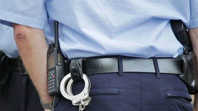 İl Emniyet M&uuml;d&uuml;rl&uuml;ğ&uuml; ekiplerince, kendisini polis, asker, savcı gibi kamu
