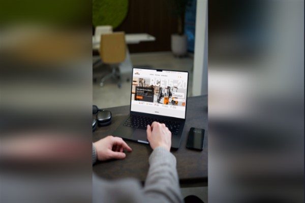 tr.still.shop anlaşılır teknik i&ccedil;erik, masa&uuml;st&uuml; ve mobil uyumluluk, canlı destek