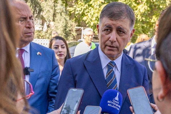 İzmir B&uuml;y&uuml;kşehir Belediye Başkanı Dr. Cemil Tugay, &Ccedil;iğli&rsquo;deki Harmandalı D&uuml;zenli