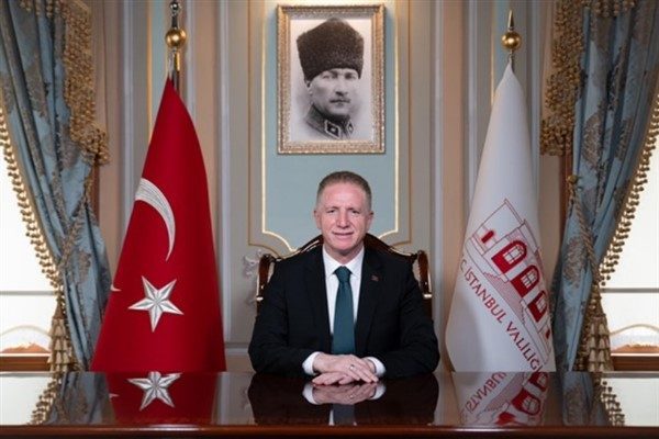 Programda gazilerle yakından ilgilenen Vali G&uuml;l, Cumhurbaşkanı Recep Tayyip Erdoğan&rsquo;ın