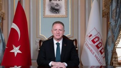 İstanbul Valisi Davut G&uuml;l, s&ouml;z konusu ziyarette şehitlerin aileleri ve