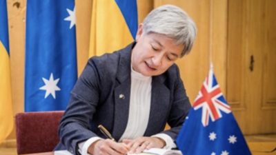 Avustralya Dışişleri Bakanı Penny Wong, Japonya Baş Kabine Sekreteri Hayashi