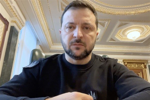 Zelenski, tank personelinin zorlu ve riskli koşullar altında g&ouml;rev yaptığını