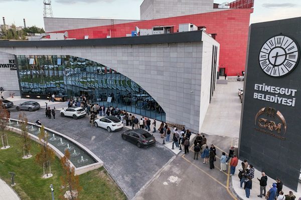 Etimesgut Belediyesi tarafından 1-14 Ekim tarihleri arasında d&uuml;zenlenen 2. Uluslararası