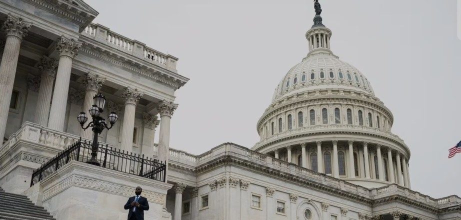 Tam kapatma, Başkan Donald Trump da dahil olmak &uuml;zere &uuml;st