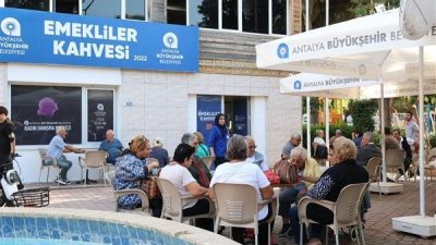 B&uuml;y&uuml;kşehir Belediyesi Sosyal Hizmetler Dairesi Başkanlığı Antalya&rsquo;da emekli vatandaşlara y&ouml;nelik