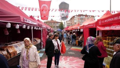 Anadolu&rsquo;ya A&ccedil;ılan Kapı Sivas G&uuml;nleri programı d&uuml;zenlenen t&ouml;renle ziyarete a&ccedil;ıldı.&nbsp;A&ccedil;ılış