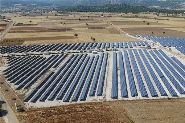 Antalya&rsquo;nın iklimi ve sağladığı coğrafi avantajları şehrin ekonomisine kazandırıyor. B&uuml;y&uuml;kşehir