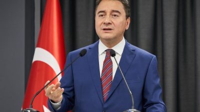 T&uuml;rkiye Futbol Federasyonu (TFF) Başkanı İbrahim Hacıosmanoğlu, profesyonel liglerde g&ouml;rev