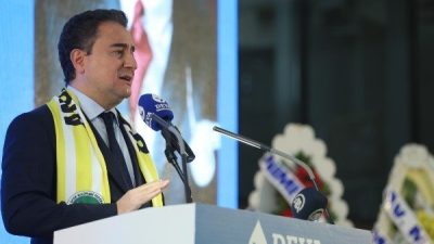 Babacan Sumud Filosu g&ouml;n&uuml;ll&uuml;leri hakkında yaptığı konuşmada &ldquo;&Uuml;mit ediyorum ki