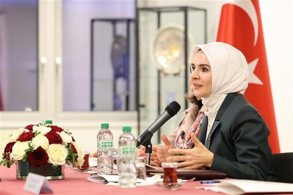 Aile ve Sosyal Hizmetler Bakanı G&ouml;ktaş, İtalya&rsquo;da Bambino Gesu &Ccedil;ocuk