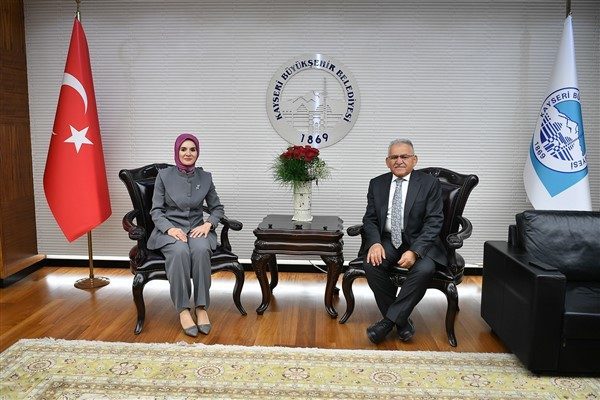 Kayseri B&uuml;y&uuml;kşehir Belediye Başkanı Memduh B&uuml;y&uuml;kkılı&ccedil;, bir dizi program dolayısıyla