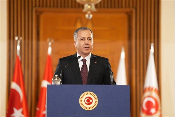 Bakan Yerlikaya paylaşımında &ldquo;Balıkesir Sındırgı&rsquo;da 6,1 b&uuml;y&uuml;kl&uuml;ğ&uuml;nde bir deprem meydana