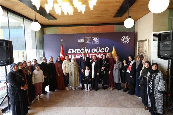 Konya Panorama M&uuml;zesi&rsquo;nde d&uuml;zenlenen programda konuşan Konya B&uuml;y&uuml;kşehir Belediye Başkanı
