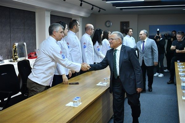 Erciyes &Uuml;niversitesi ile Kayseri B&uuml;y&uuml;kşehir Belediyesi KAYTUR arasında imzalanan "Gastronomi
