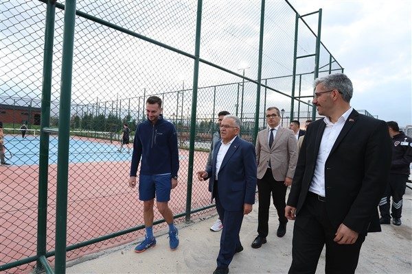 Kayseri B&uuml;y&uuml;kşehir Belediye Başkanı Memduh B&uuml;y&uuml;kkılı&ccedil;, kente kazandırılan yeni spor