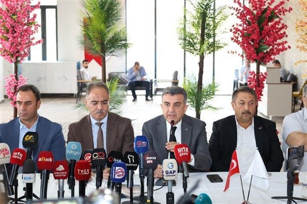 Eyy&uuml;biye Belediyesi&rsquo;nin faaliyetlerinin kısa bir sunumunun yapıldığı toplantıda, hayata ge&ccedil;irilecek