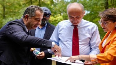 D&uuml;zce Belediye Başkanı Faruk &Ouml;zl&uuml;, yeni &ccedil;alışmalar hakkında bilgi verdi.