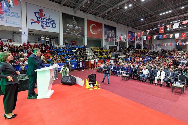 İzmir B&uuml;y&uuml;kşehir Belediyesi tarafından, kentteki amat&ouml;r spor kul&uuml;plerine bu yıl