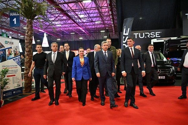 Fuarın a&ccedil;ılışında konuşan Başkan Vekili B&uuml;şra &Ouml;zdemir, Antalya ve &uuml;lkenin