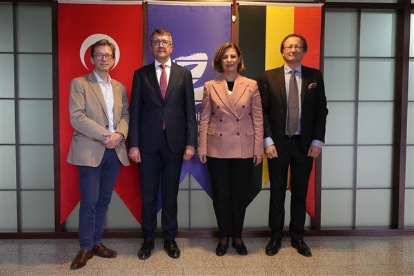 Eskişehir B&uuml;y&uuml;kşehir Belediye Başkanı Ayşe &Uuml;nl&uuml;ce, Bel&ccedil;ika Ankara Misyon Şefi