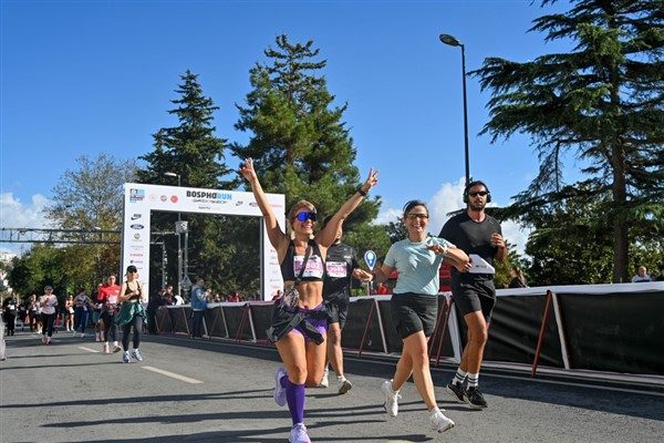 Beşiktaş Belediyesi&rsquo;nin ev sahipliğinde ger&ccedil;ekleşen &ldquo;Bosphorun Quarter Marathon&rdquo;, Kuru&ccedil;eşme Cemil