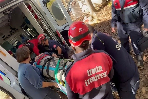 İzmir&rsquo;in &Ouml;demiş il&ccedil;esinde dengesini kaybederek yaklaşık 12 metre derinliğindeki kuyuya