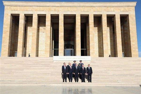 Milli Savunma Bakanı G&uuml;ler&rsquo;in refakat ettiği Birleşik Krallık Başbakanı Starmer