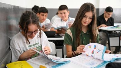 Bornova Belediyesi&rsquo;nin &uuml;cretsiz eğitim desteği sunduğu BELGEM&rsquo;de, &ouml;ğrencilerin başarılarını artırmak