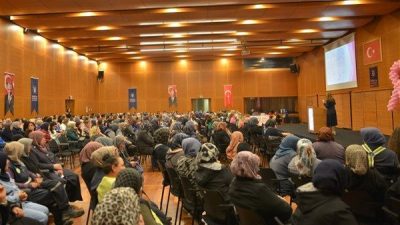 Atat&uuml;rk K&uuml;lt&uuml;r Merkezi Merinos Yerleşkesi&rsquo;ndeki programda Fotoğraf Sanat&ccedil;ısı Serpil Savaş,