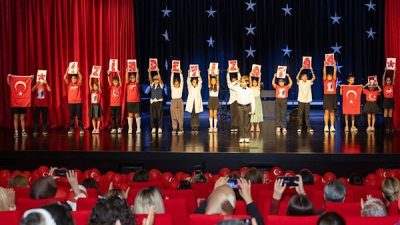 Mezitli ve Toroslar &Ccedil;ocuk Kamp&uuml;s&uuml; &ouml;ğrencileri, 29 Ekim Cumhuriyet Bayramı&rsquo;nın