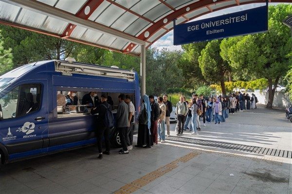 İzmir B&uuml;y&uuml;kşehir Belediyesi hem kentte ikamet eden hem de başka