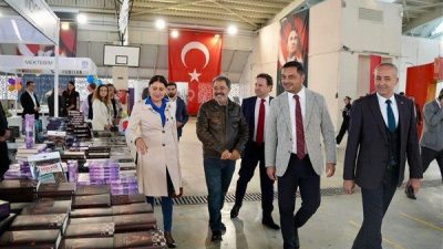 &Ccedil;orlu Belediyesi tarafından d&uuml;zenlenen 13. &Ccedil;orlu Kitap ve Kırtasiye Fuarı,