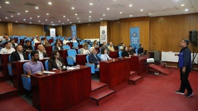 Belediye Meclis Salonu&rsquo;nda yapılan programa, B&uuml;y&uuml;kşehir Belediyesi daire başkanları, şube