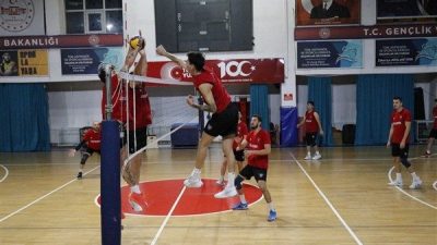T&uuml;rkiye Voleybol Federasyonu Erkekler 1. Liginde m&uuml;cadele eden&nbsp;D&uuml;zce Belediyesi Spor