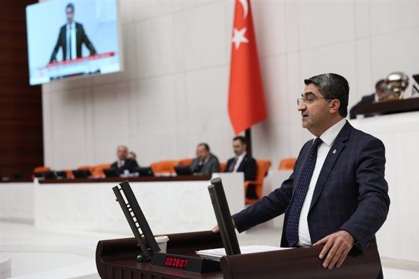 DEVA Partisi Genel Başkan Yardımcısı ve Mersin Milletvekili Ekmen, Bolu&rsquo;daki