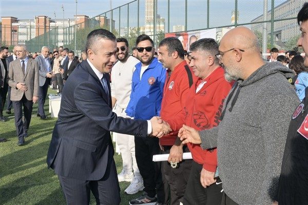 Esneyurt&rsquo;ta 15 farklı branşta faaliyet g&ouml;steren yaklaşık 50 amat&ouml;r spor