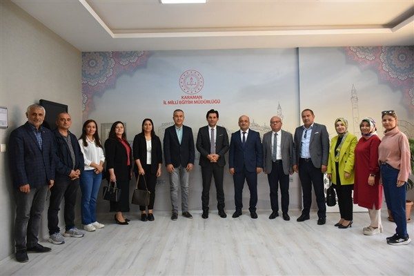 eTwinning projesinin ortakları arasında Mehmet &Ccedil;avaş İlkokulu&rsquo;ndan Hasan G&uuml;nd&uuml;z, Zeynep